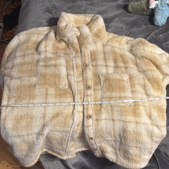 ⭐️Sunkissed coconut  lumberjack fuzzy jacket ⭐️ - Picture 5 of 8